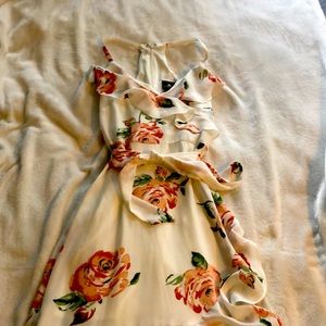 Beautiful long white dress w/ roses